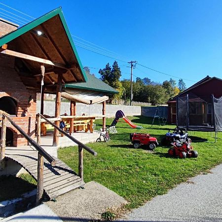 Apartamento Gazdinstvo Vuksanovic Despotovac Exterior foto